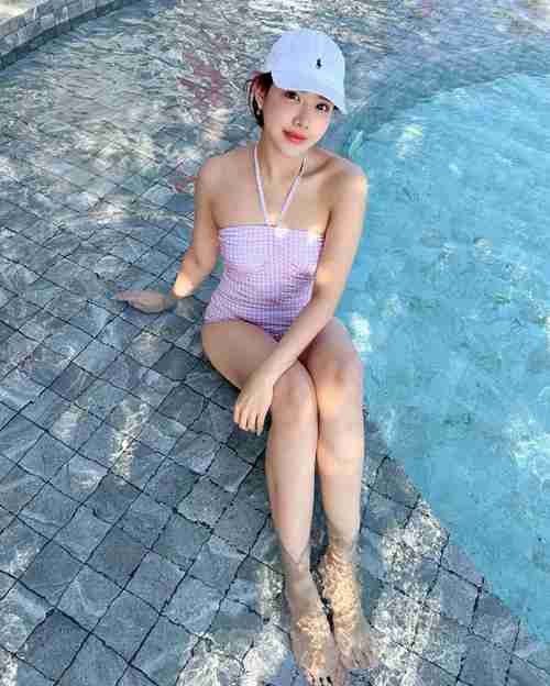 จีน่า อัจฉราภรณ์ ดีเจ จส.100 อดีตนางสาวไทย 2556 แจกความสดใสเอฟซี
